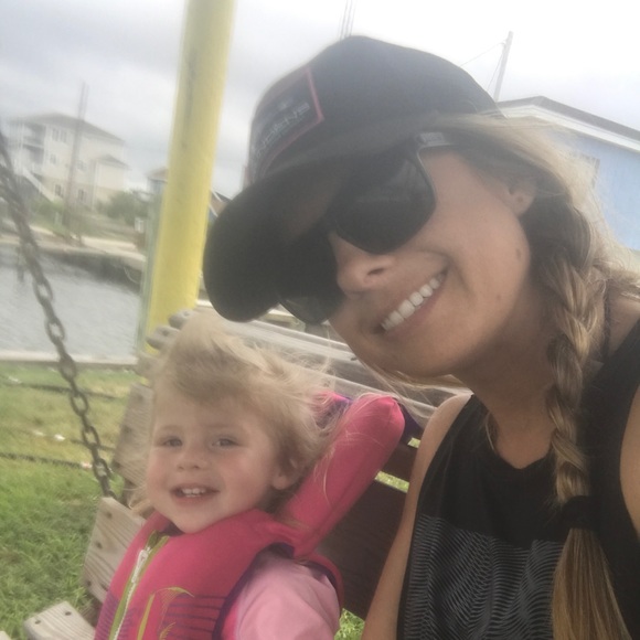 Meet your Posher, Amanda - Picture 1 of 1